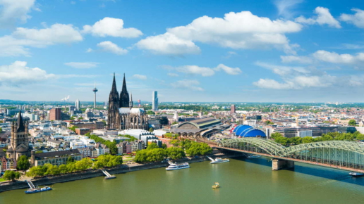 Datenrettung Köln Luftbild mit Rhein und Dom